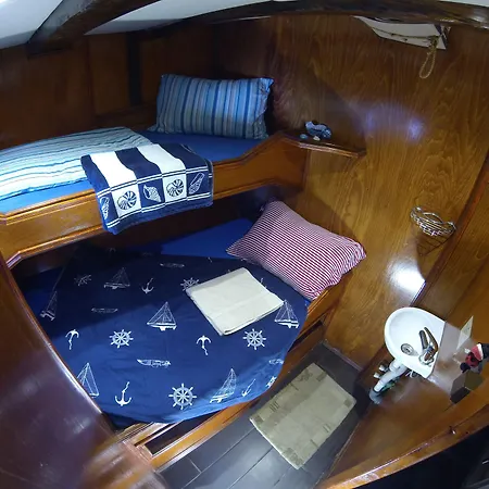 Boat Ms Cutty Jean ספינת מלון
