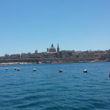ספינת מלון Boat Ms Cutty Jean 3*