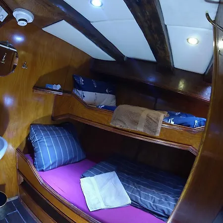 Boat Ms Cutty Jean 3*