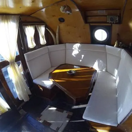 Hotel en barco Boat Ms Cutty Jean 3*